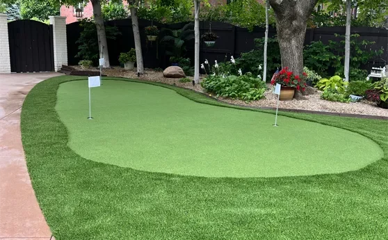 putting green on artificial turf in a backyard in nebraska